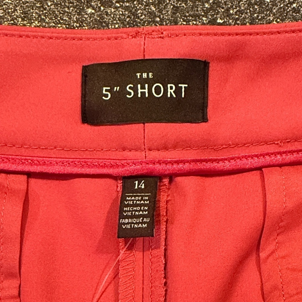 WHITE HOUSE BLACK MARKET - size 14 shorts - Picture 2 of 4